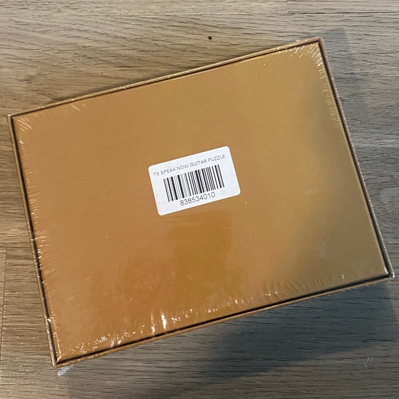 NIP Taylor Swift Glitter Guitar Puzzle - Picture 4 of 5